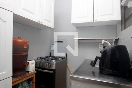 Cozinha + Área de Serviço de kitnet/studio para alugar com 1 quarto, 37m² em Petrópolis, Porto Alegre
