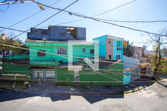 Vista Suíte 2 de casa à venda com 3 quartos, 209m² em Vila Mazzei, Santo André
