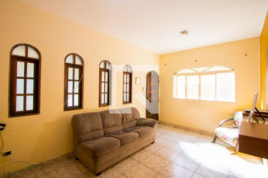 Casa à venda com 3 quartos, 209m² em Vila Mazzei, Santo André