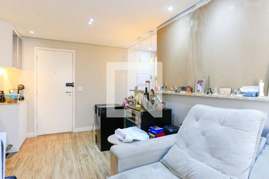 Sala de apartamento para alugar com 3 quartos, 79m² em Jardim Arpoador, São Paulo