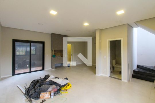 Sala de casa à venda com 3 quartos, 118m² em São José, Canoas