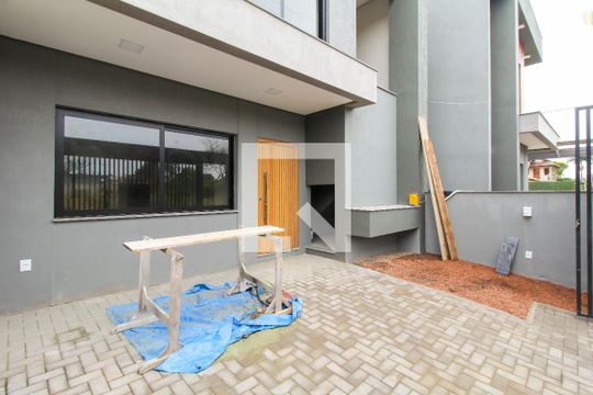 Área externa de casa à venda com 3 quartos, 118m² em São José, Canoas