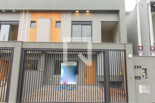 Fachada de casa à venda com 3 quartos, 118m² em São José, Canoas