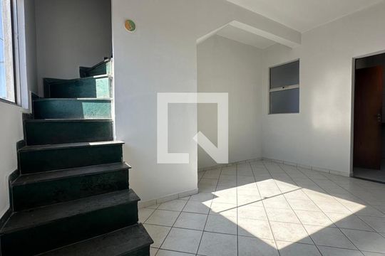 Sala de casa à venda com 2 quartos, 69m² em Fonte Grande, Contagem