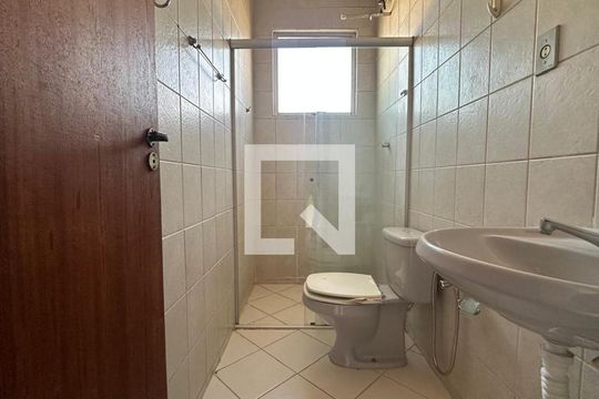 Banheiro de casa à venda com 2 quartos, 69m² em Fonte Grande, Contagem