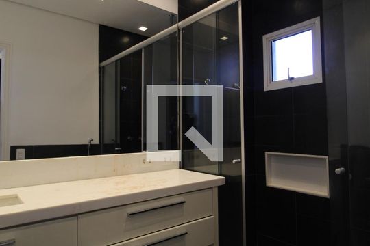 Banheiro da Suíte de apartamento à venda com 1 quarto, 140m² em Vila Nova Conceição, São Paulo