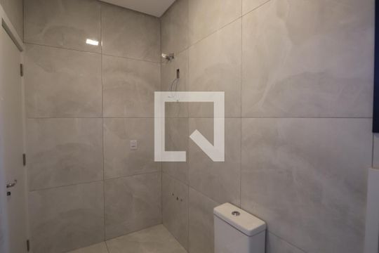 Banheiro da Suíte de casa à venda com 3 quartos, 142m² em São José, Canoas