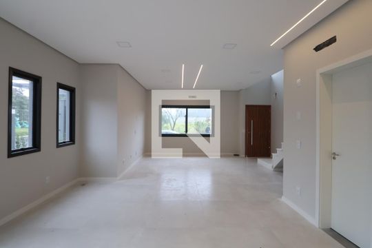 Sala de casa à venda com 3 quartos, 142m² em São José, Canoas