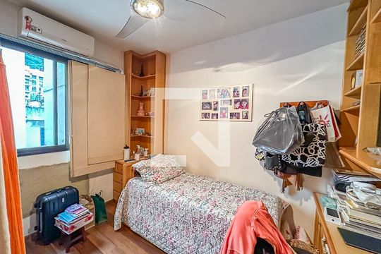 Quarto 1 de apartamento à venda com 3 quartos, 139m² em Humaitá, Rio de Janeiro