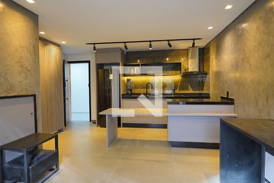 Sala de kitnet/studio para alugar com 1 quarto, 40m² em Morro das Pedras, Florianópolis