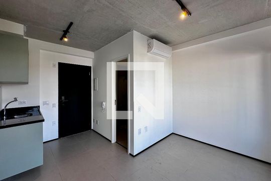 Kitnet/Studio para alugar com 0 quarto, 23m² em Santo Amaro, São Paulo