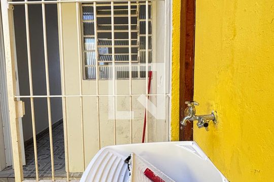 Área de Serviço de casa à venda com 1 quarto, 91m² em Vila Santa Teresa, Santo André