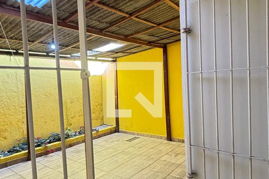 Quintal de casa à venda com 1 quarto, 91m² em Vila Santa Teresa, Santo André