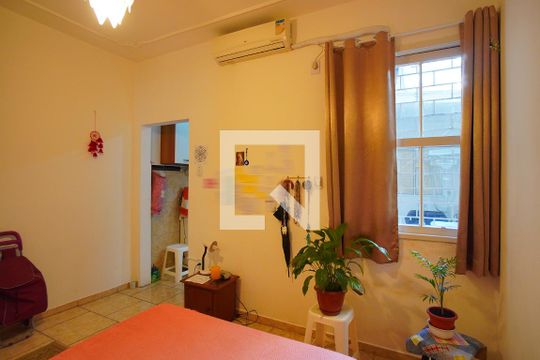 Sala de apartamento à venda com 1 quarto, 62m² em Petrópolis, Porto Alegre