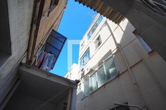 Sala - Vista de apartamento à venda com 1 quarto, 62m² em Petrópolis, Porto Alegre