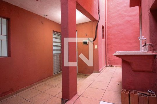 Área de Serviço de casa para alugar com 1 quarto, 50m² em Jardim Dona Sinha, São Paulo