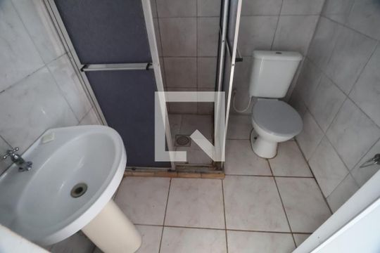Banheiro Social de apartamento para alugar com 2 quartos, 40m² em Igara, Canoas