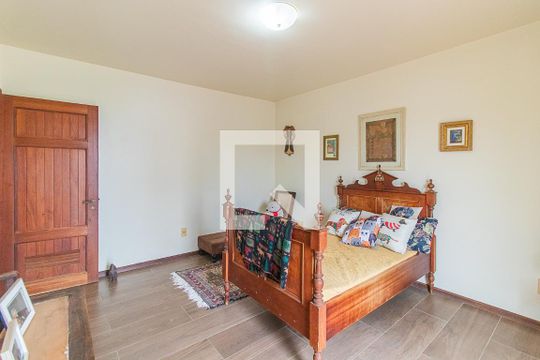Quarto 1 de casa à venda com 3 quartos, 400m² em Santa Tereza, Porto Alegre