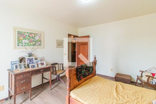 Quarto 1 de casa à venda com 3 quartos, 400m² em Santa Tereza, Porto Alegre