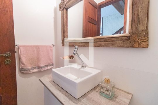 Lavabo de casa à venda com 3 quartos, 400m² em Santa Tereza, Porto Alegre