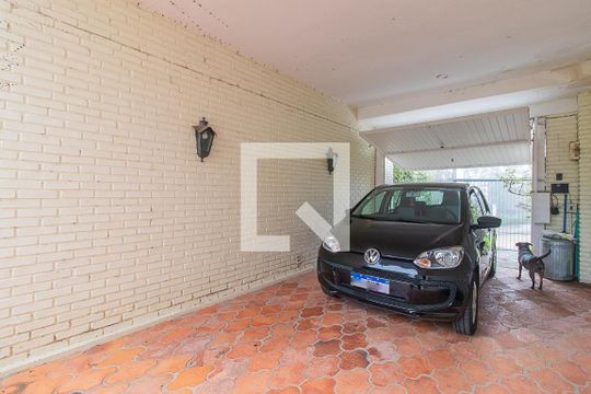 Garagem de casa à venda com 3 quartos, 400m² em Santa Tereza, Porto Alegre