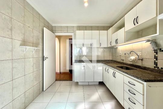 Cozinha de apartamento para alugar com 3 quartos, 66m² em Jardim Oriental, São Paulo