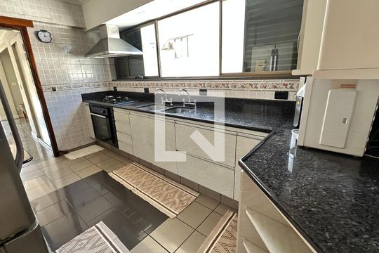 Cozinha de apartamento à venda com 3 quartos, 304m² em Recreio dos Bandeirantes, Rio de Janeiro