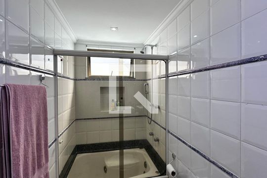 Banheiro quarto 2 de apartamento à venda com 3 quartos, 304m² em Recreio dos Bandeirantes, Rio de Janeiro