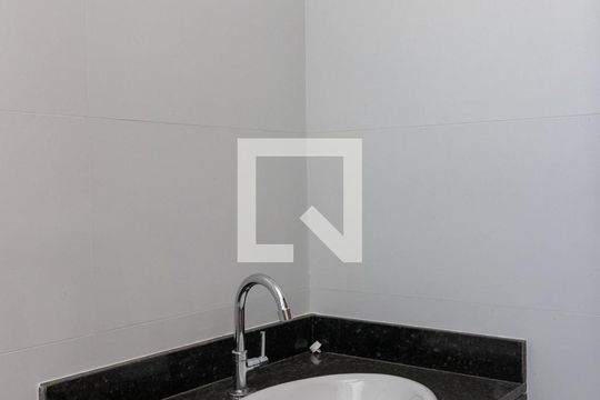 Banheiro Social de casa de condomínio à venda com 2 quartos, 91m² em Vila Ré, São Paulo