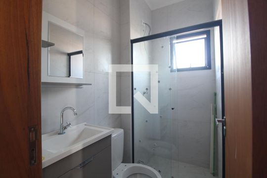 Banheiro de apartamento à venda com 1 quarto, 38m² em Cupecê, São Paulo