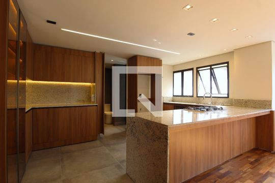 Cozinha de apartamento para alugar com 3 quartos, 110m² em Vila Olímpia, São Paulo