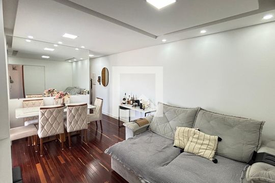 Sala  de apartamento para alugar com 3 quartos, 80m² em Santa Terezinha, Santo André