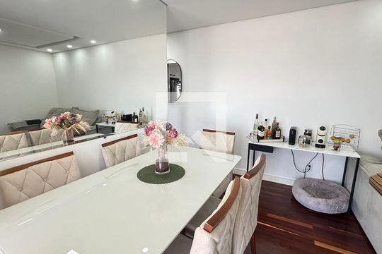 Sala  de apartamento para alugar com 3 quartos, 80m² em Santa Terezinha, Santo André