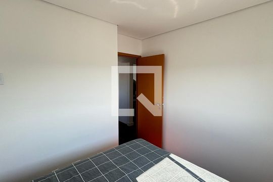 Quarto 2 de apartamento para alugar com 3 quartos, 80m² em Santa Terezinha, Santo André