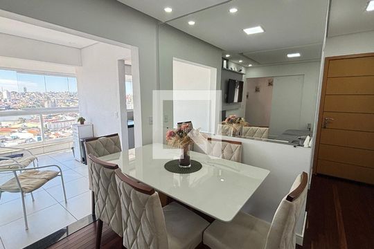 Sala  de apartamento para alugar com 3 quartos, 80m² em Santa Terezinha, Santo André
