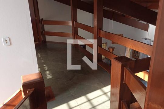 Acesso de casa de condomínio para alugar com 4 quartos, 336m² em Condomínio Estância Marambaia, Vinhedo