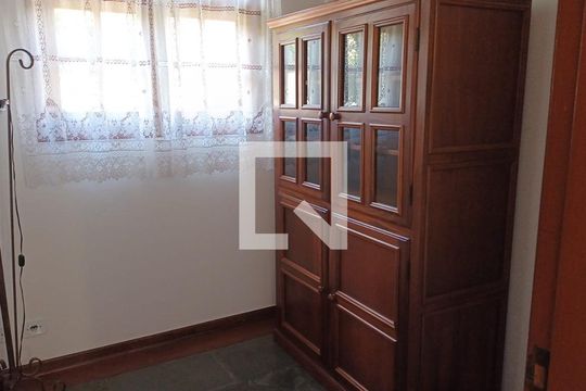 Quarto 3 de casa de condomínio para alugar com 4 quartos, 336m² em Condomínio Estância Marambaia, Vinhedo