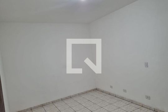 Quarto 2 de casa para alugar com 2 quartos, 50m² em Jardim Maria Virginia, São Paulo