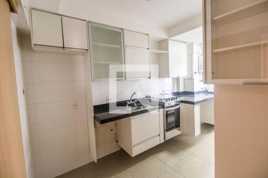 Cozinha de apartamento à venda com 2 quartos, 78m² em Alphaville Industrial, Barueri