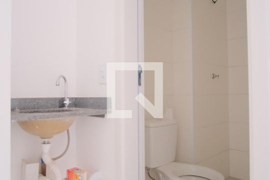 Banheiro de kitnet/studio à venda com 1 quarto, 35m² em Vila Carrão, São Paulo