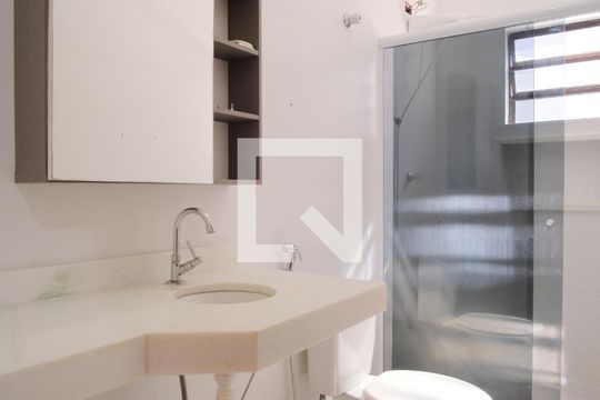 Banheiro Social de casa à venda com 3 quartos, 200m² em Vila Mafra, São Paulo