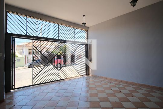 Garagem de casa à venda com 3 quartos, 200m² em Vila Mafra, São Paulo