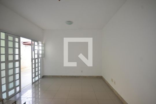 Casa à venda com 2 quartos, 100m² em Campo Grande, Rio de Janeiro