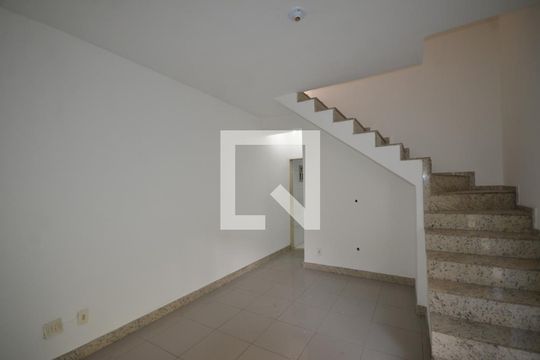 Sala de casa à venda com 2 quartos, 100m² em Campo Grande, Rio de Janeiro