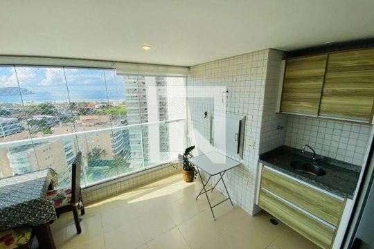 Sacada de apartamento para alugar com 3 quartos, 111m² em Jardim Tres Marias, Guarujá
