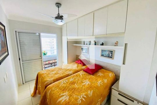Quarto de apartamento para alugar com 3 quartos, 111m² em Jardim Tres Marias, Guarujá