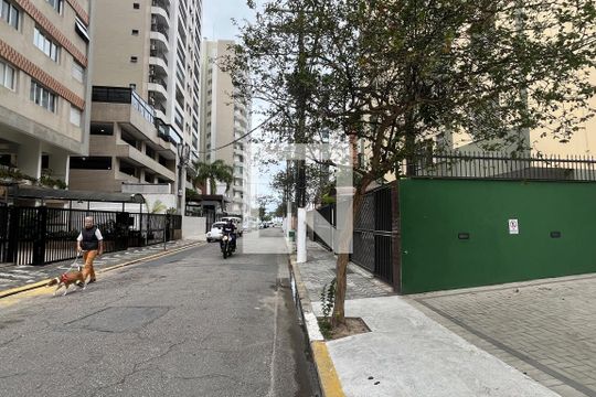 Vista da Rua de apartamento para alugar com 1 quarto, 66m² em Orquidario, Santos