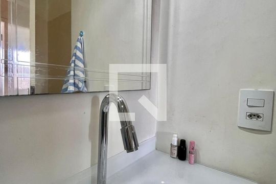 Banheiro de apartamento à venda com 1 quarto, 46m² em Jardim Brasil, Campinas