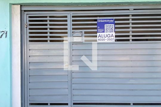 Fachada + placa de casa para alugar com 2 quartos, 70m² em Jardim Belem, São Paulo
