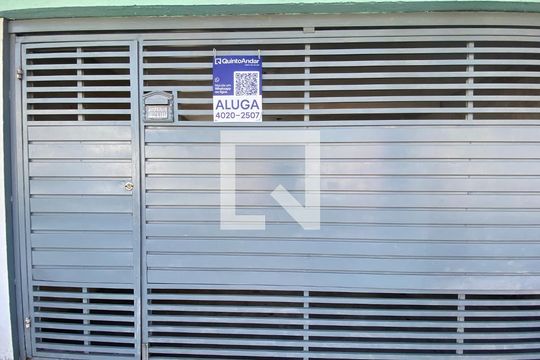 Fachada + placa de casa para alugar com 2 quartos, 70m² em Jardim Belem, São Paulo